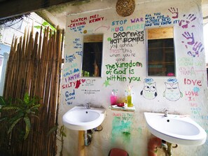 1-bed in a Shared Dormitory, Mixed Dorm | Bathroom sink