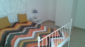 1 Schlafzimmer, Reisekinderbett, kostenloses WLAN, Bettwäsche