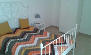 1 bedroom, travel cot, free WiFi, bed sheets