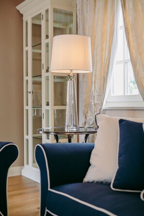Villa, 4 Schlafzimmer | Wohnzimmer | Flachbildfernseher