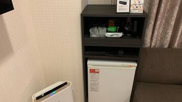 Soundproofing, free WiFi, bed sheets