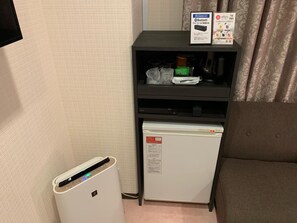 Soundproofing, free WiFi, bed sheets