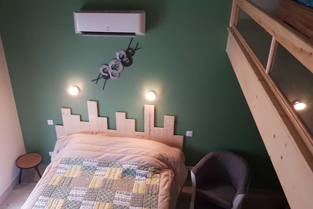 Family Suite (La Pirelonge) | Individually decorated, individually furnished, soundproofing