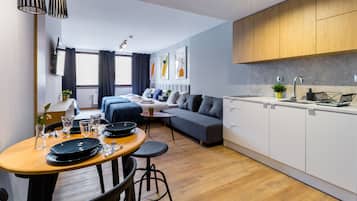 Superior Apartment | Private kitchenette | Fridge, microwave, stovetop, dishwasher