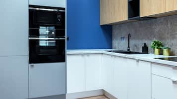 Royal Penthouse | Private kitchenette | Fridge, microwave, stovetop, dishwasher