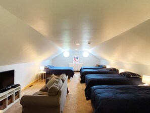 2 chambres, fer et planche à repasser, Wi-Fi gratuit, draps fournis