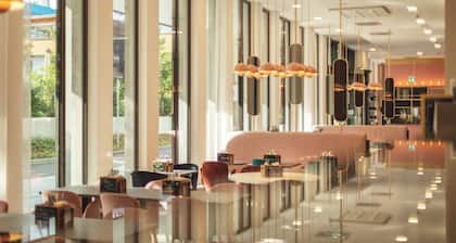 Holiday Inn, the niu - Loco Munich North by IHG