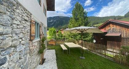 Historic farmhouse for exclusive use by up to 8 people 4 bedrooms 2 bathrooms