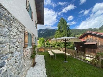 Historic farmhouse for exclusive use by up to 8 people 4 bedrooms 2 bathrooms