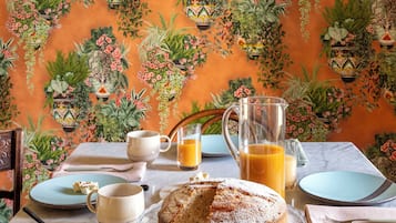 Free self-serve breakfast