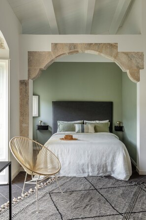 Habitación Confort | Ropa de cama hipoalergénica, edredón y camas con pillow-top 