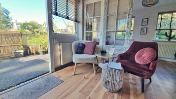 Smart TV, video library