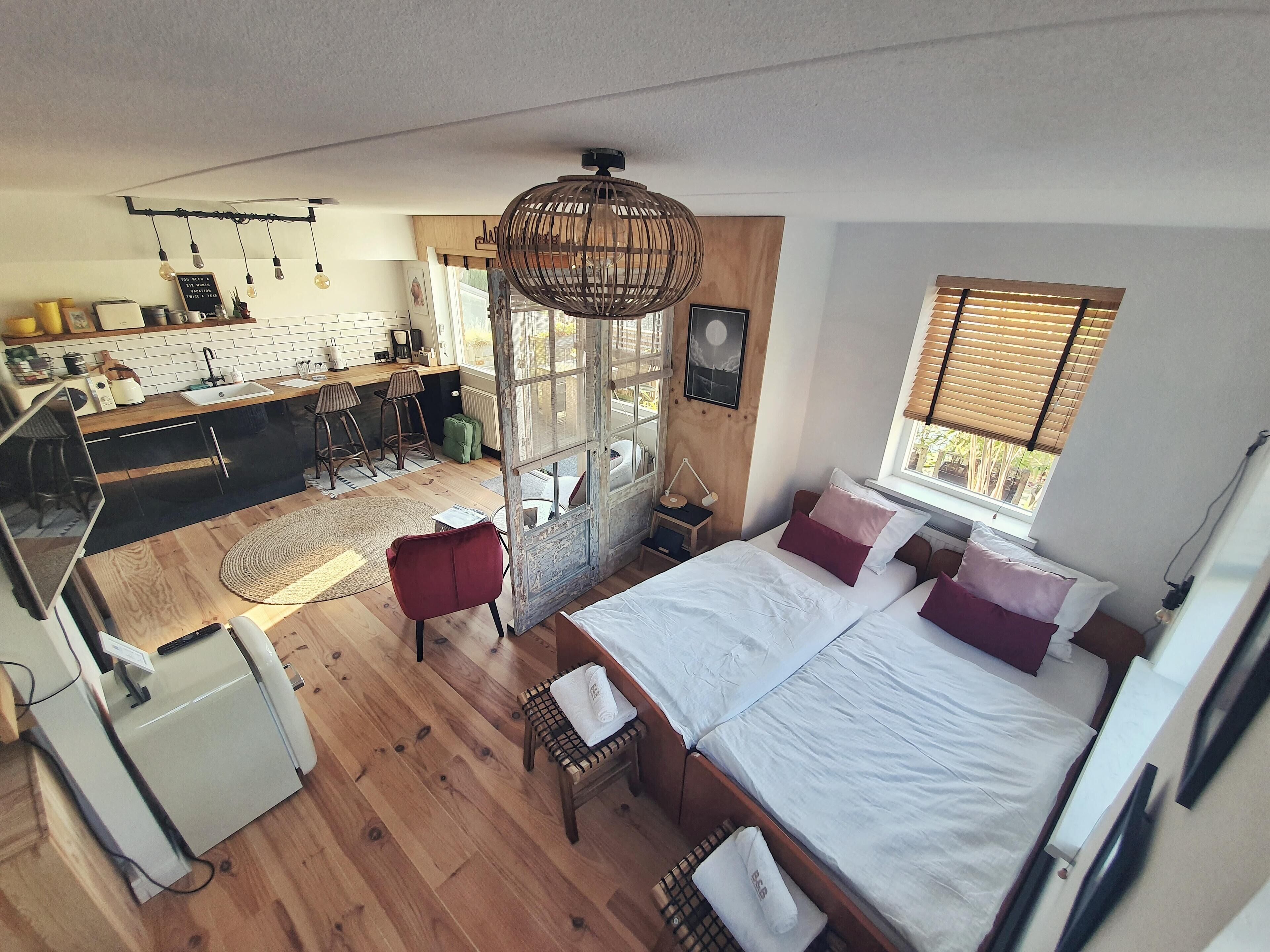 Coffres-forts dans les chambres, bureau, Wi-Fi gratuit, draps fournis