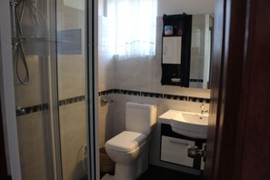 Bathroom - Gerard Holiday Home (Kandy)