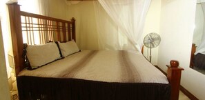 Chambre Double pour 1 personne | Bureau, Wi-Fi gratuit, draps fournis