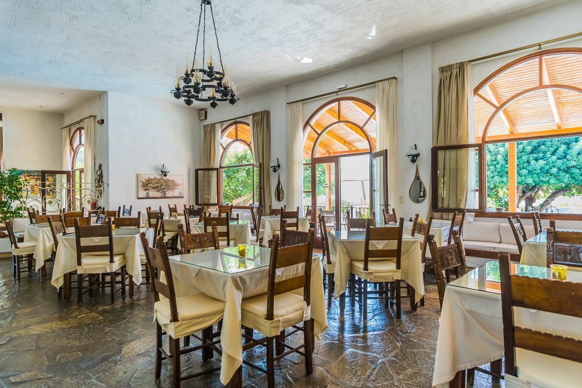 Breakfast and dinner served, Mediterranean cuisine