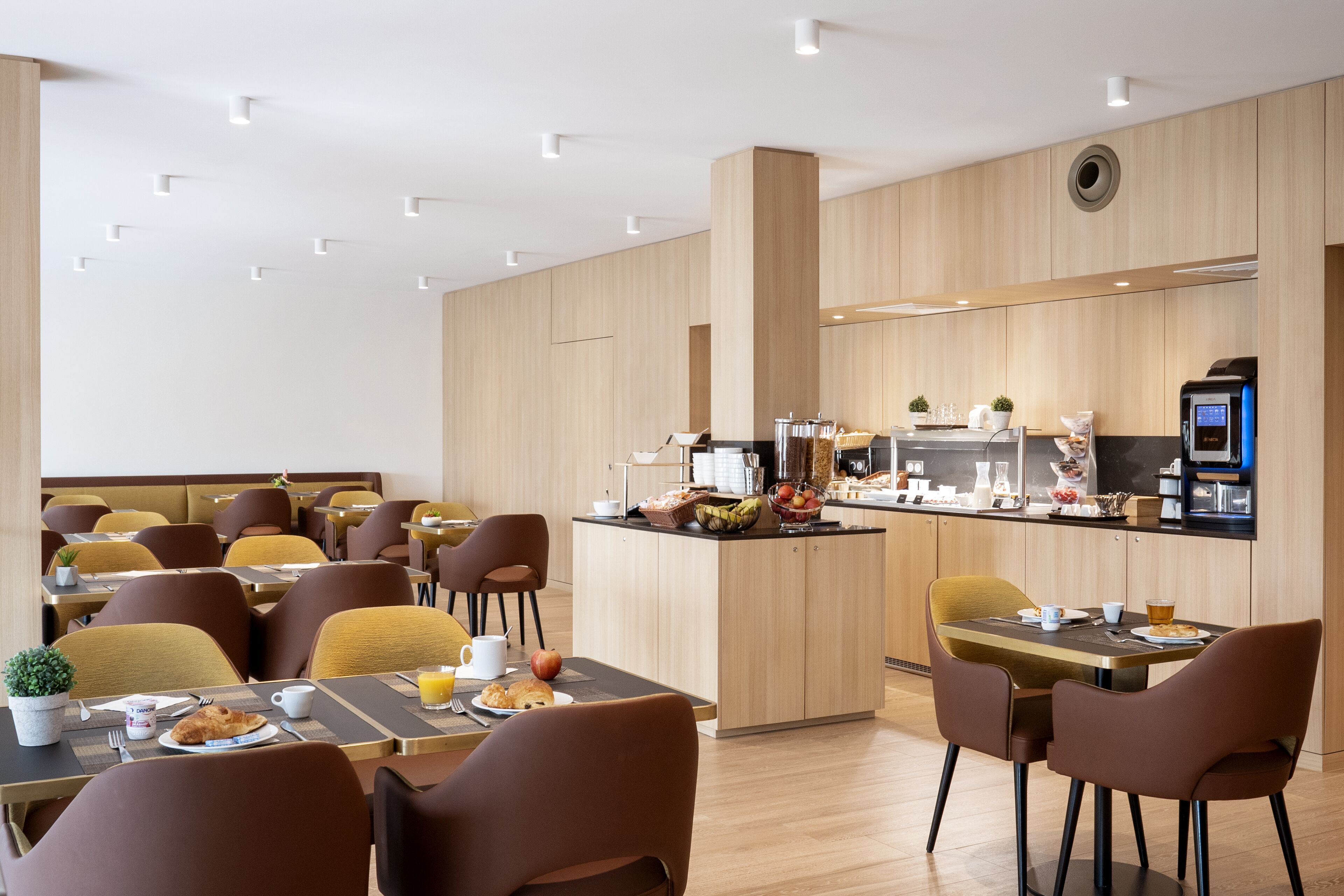 Frokostbuffé hver dag (EUR 17 per person)