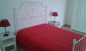 1 bedroom, travel cot, free WiFi, bed sheets - Casa Almeida - Apt. T1 - Family 5 (Vimieiro)