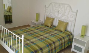 1 bedroom, travel cot, free WiFi, bed sheets - Casa Almeida - Apt. T1 - Family 3 (Vimieiro)