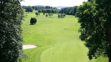 Deluxe Double Room, 1 King Bed | Golf view