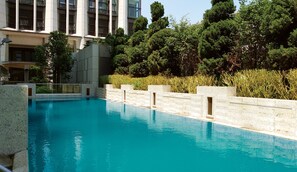 Seasonal outdoor pool