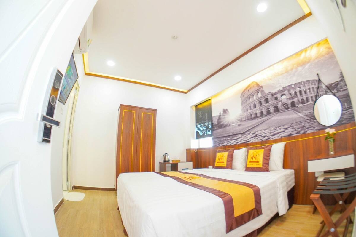 Deluxe Double Room | Minibar, in-room safe, blackout curtains, soundproofing