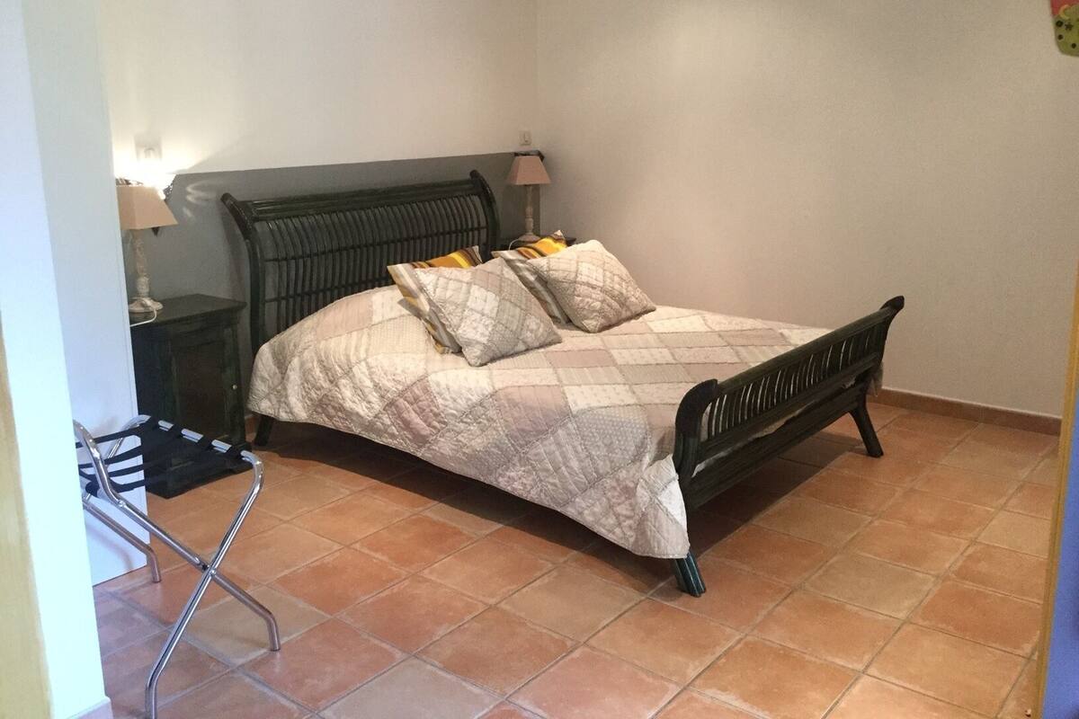 Select Comfort beds, individually decorated, individually furnished