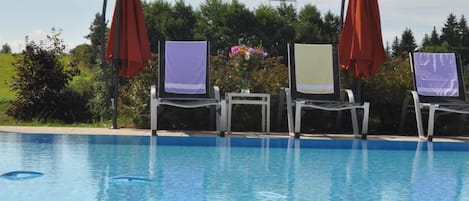 Sæsonbestemt udendørs pool
