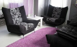 スイート | デスク、WiFi (無料)、ベッドシーツ