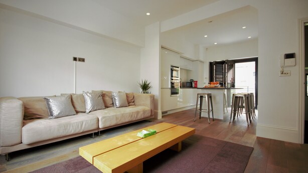HU1 City Centre Hub Apartment | 3 bedrooms, iron/ironing board, free WiFi, bed sheets - HU1 City Centre Hub (Hull)