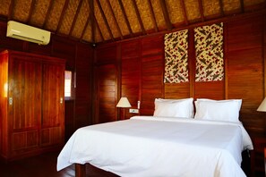Deluxe Cabin | Desk, laptop workspace, free WiFi - The Tetamian Bali (Sukawati)