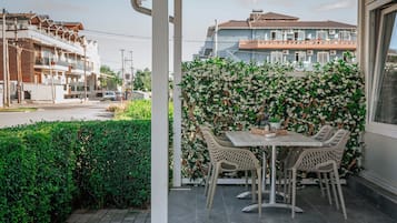 Junior Apartment | Terrace/patio