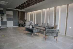 Τηλεόραση Smart 32 ιντσών με δορυφορικά κανάλια, τηλεοράσεις