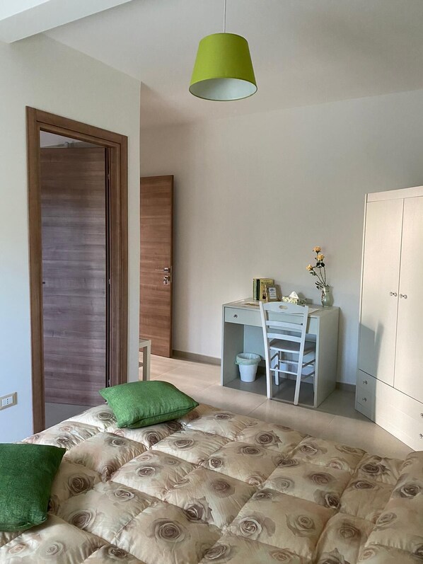 Double or Twin Room, Ground Floor (Rome)