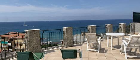 Appartamento (Via Olivieri 12) | Terrace/patio