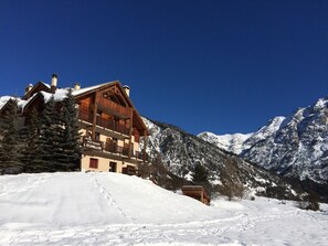 Front of property - Echaillon Hotel & Spa (Nevache)