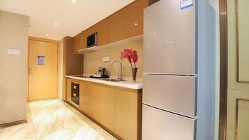 Executive Loft, 1 Double Bed | 1 bedroom, desk, blackout drapes, iron/ironing board