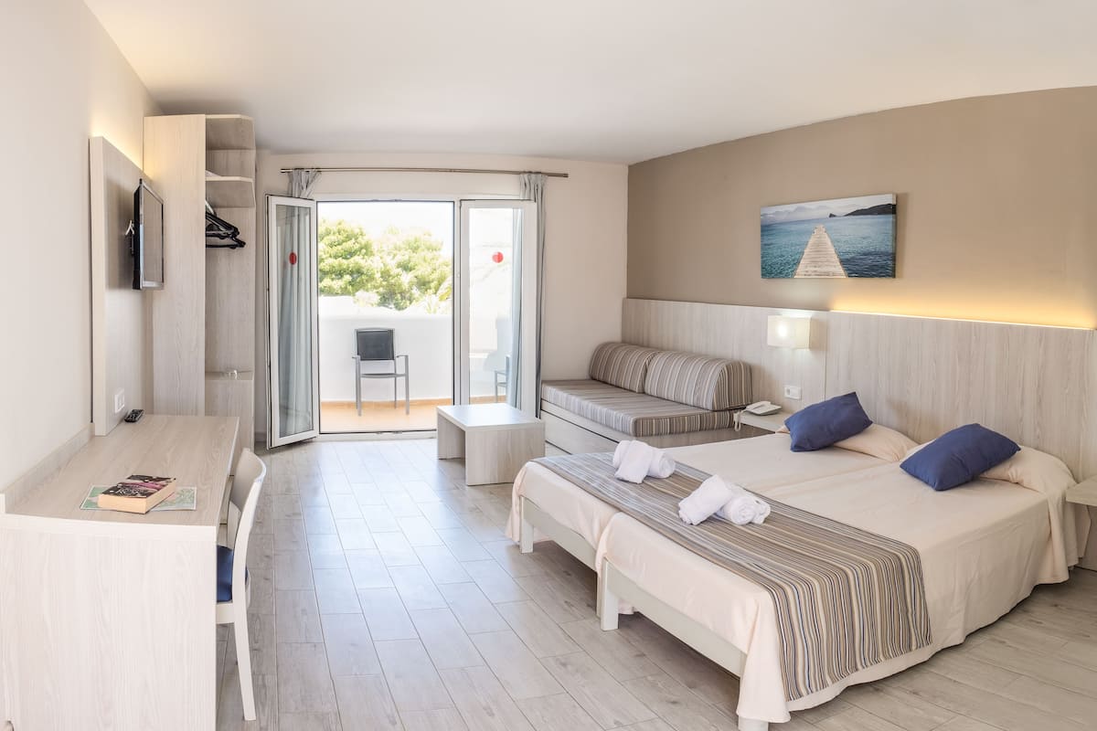 1 bedroom, in-room safe, laptop workspace, free WiFi