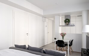 Studio | Living room | TV - Kotimaailma Helsinki - Albertinkatu 8 (Helsinki)