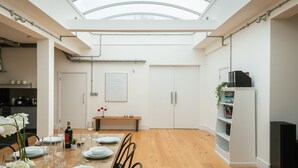 Apartment, 3 Bedrooms | In-room dining