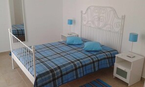 1 bedroom, travel cot, free WiFi, bed sheets - Casa Almeida - Apt. T1 - Family 4 (Vimieiro)