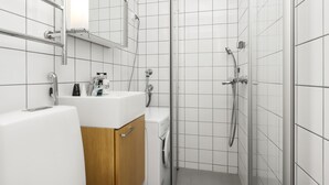 Studio | Bathroom | Shower, hair dryer, towels, soap - Kotimaailma Helsinki - Vuorimiehenkatu 31 (Helsinki)