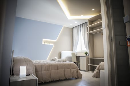Triple Room (Zaffiro) | Individually decorated, individually furnished, desk, soundproofing