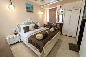 Premium Deluxe Room With Bath Tub | Down comforters, free WiFi, bed sheets - Shree Ganesha Residency (Varanasi)