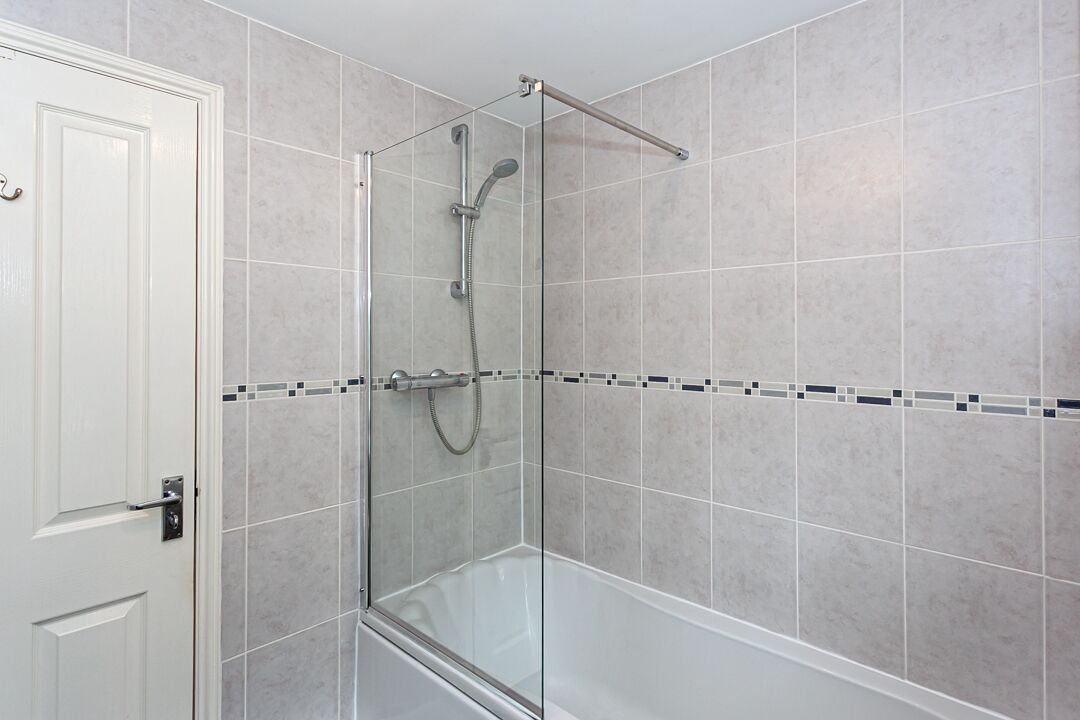 Traditional House, 3 Bedrooms | Pancuran Bilik Mandi