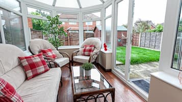 Traditional House, 3 Bedrooms | Terrace/patio