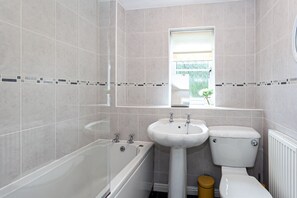 Traditional House, 3 Bedrooms | Bathroom | Combined shower/tub, towels - Irlam's Home from Home (Manchester)