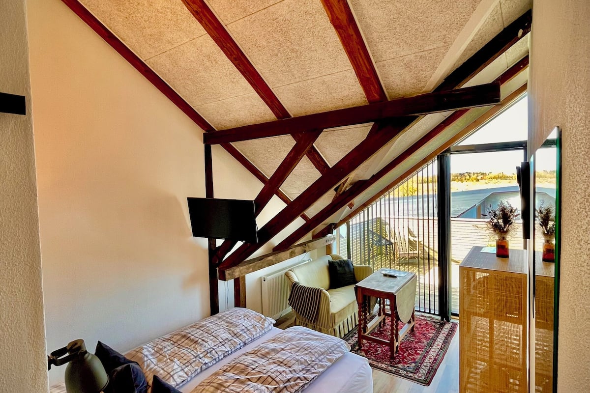 deluxe room (bygværelset) | 1 bedroom, blackout curtains, soundproofing, free wifi