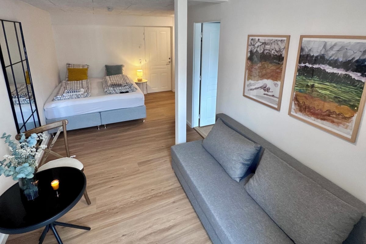 Exclusive Apartment, 1 Bedroom, Garden View | Premium bedding, blackout drapes, soundproofing, travel crib