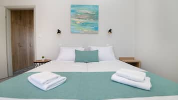 Family Apartment, 1 Bedroom | 1 bedroom, in-room safe, laptop workspace, blackout curtains